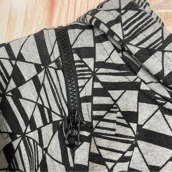 Zumba Thunderin Gray Cold Shoulder Zip Up Hoodie Sweatshirt (L) - Picture 5 of 16